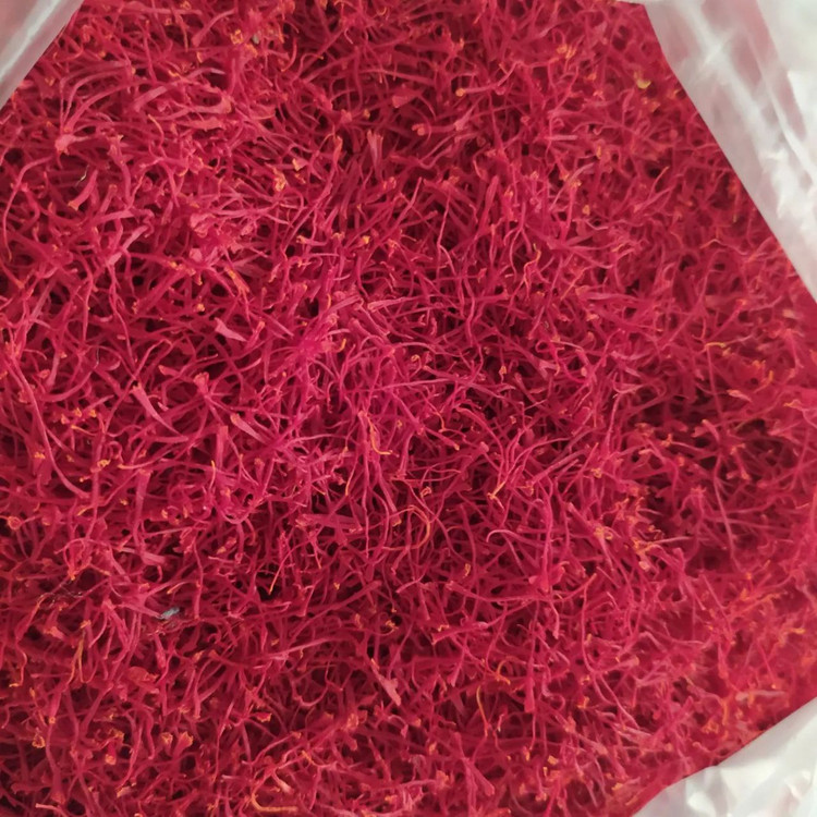 زعفران سنتی درجه یک به صورت فله ای