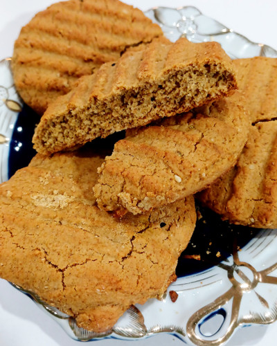 تازگی و تردی کلوچه رژیمی زنجبیلی با شیره انگور