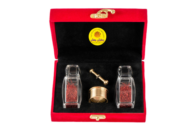 زعفران سوپرنگین صادراتی در بسته بندی باکس مخملی